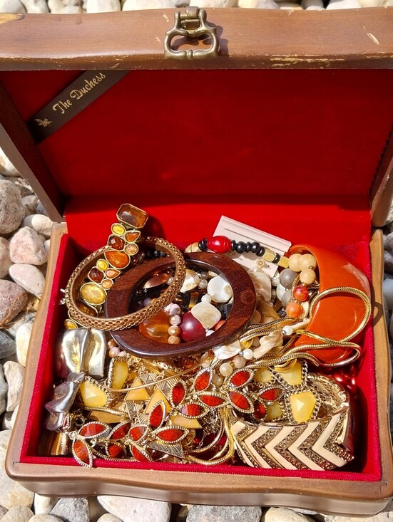 Vintage Jewelry - Vintage Women's Fashion Jewelry - Amber, Gold & Wood Tones